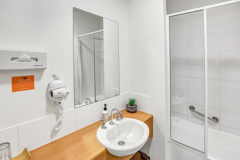 Coral Tree Inn - Accommodation Redcliffe 33