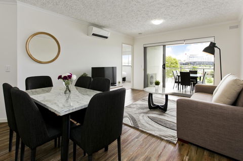 Arise Princess Regent Apartments - Accommodation Redcliffe 11