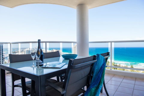Oscar On Main Beach Resort - Accommodation Redcliffe 1