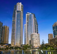 Holiday Holiday Circle On Cavill Apartments - Accommodation Redcliffe