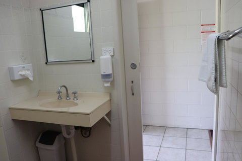 YAL Cairns - A Motel That Makes A Difference - Accommodation Redcliffe 20