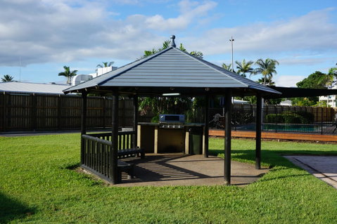 YAL Cairns - A Motel That Makes A Difference - Accommodation Redcliffe 7