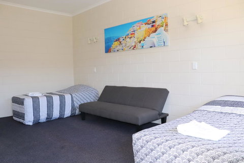 YAL Cairns - A Motel That Makes A Difference - Accommodation Redcliffe 23