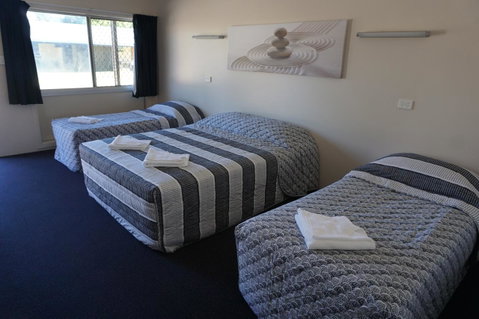 YAL Cairns - A Motel That Makes A Difference - Accommodation Redcliffe 1
