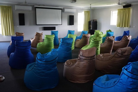 YAL Cairns - A Motel That Makes A Difference - Accommodation Redcliffe 4
