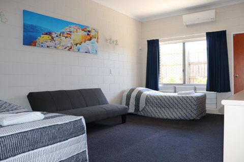 YAL Cairns - A Motel That Makes A Difference - Accommodation Redcliffe 13
