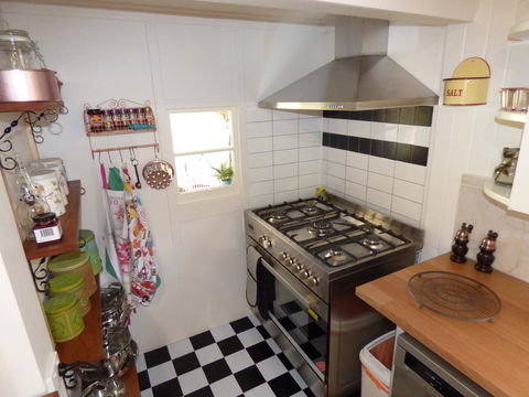 Lilly Pilly House - Accommodation Redcliffe 8