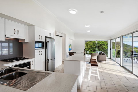 Oasis Apartments On Hamilton Island By HIHA - Accommodation Redcliffe 38