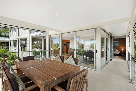 Oasis Apartments On Hamilton Island By HIHA - Accommodation Redcliffe 18