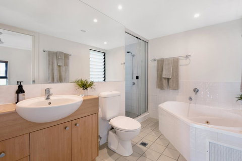 Oasis Apartments On Hamilton Island By HIHA - Accommodation Redcliffe 16