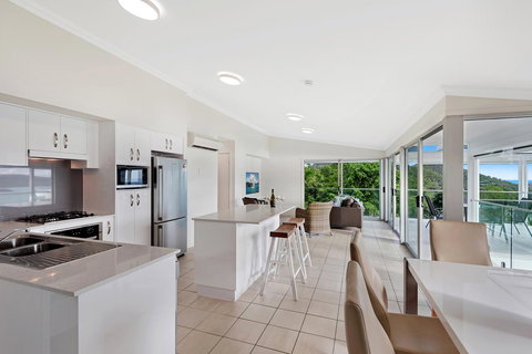Oasis Apartments On Hamilton Island By HIHA - Accommodation Redcliffe 40