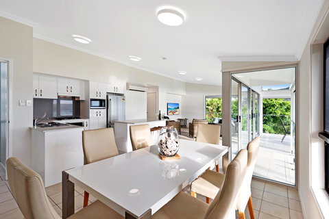 Oasis Apartments On Hamilton Island By HIHA - Accommodation Redcliffe 39