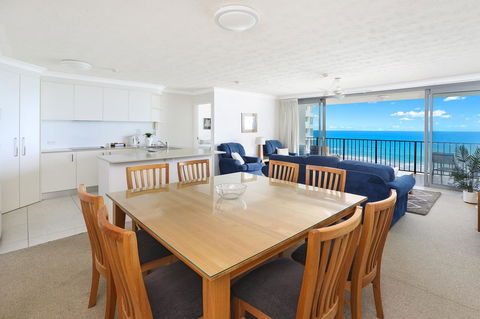 Majorca Isle Beachside Resort - Accommodation Redcliffe 2