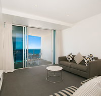 Number 1 H Luxury Residence - Netflix WiFi  More - Accommodation Redcliffe