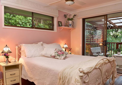 Manitzky Magic -B&B Home With Heart - Accommodation Redcliffe 0