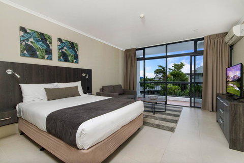 Sunshine Tower Hotel - Accommodation Redcliffe 1