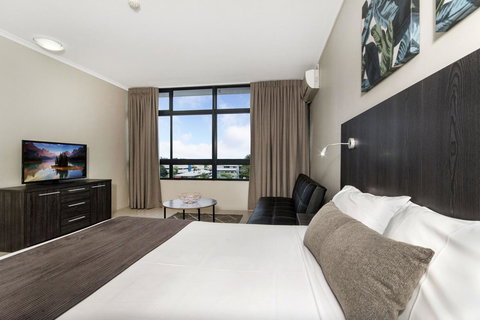 Sunshine Tower Hotel - Accommodation Redcliffe 9