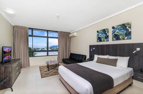 Sunshine Tower Hotel - Accommodation Redcliffe 5