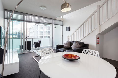Oxygen Apartments - Accommodation Redcliffe 13