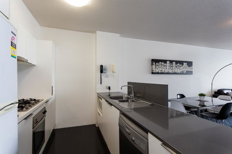 Oxygen Apartments - Accommodation Redcliffe 11