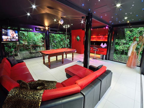 Misty Mountains Rainforest Retreat - Accommodation Redcliffe 5