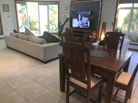 Taj On Byrnes - Private Luxury Apartment Mareeba - Accommodation Redcliffe 6