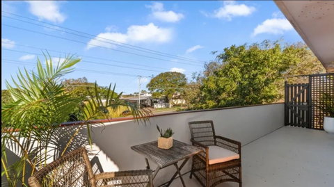 Highland House - Accommodation Redcliffe 28