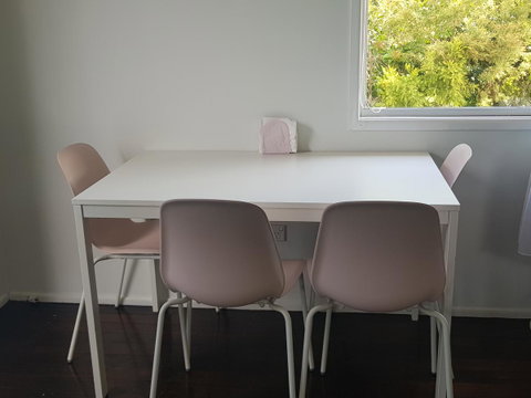 Highland House - Accommodation Redcliffe 18