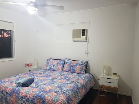 Highland House - Accommodation Redcliffe 15