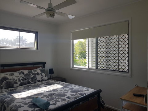 Highland House - Accommodation Redcliffe 22