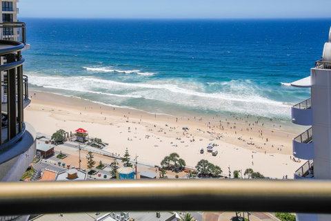 Beachcomber Holiday Apartment - Accommodation Redcliffe 2