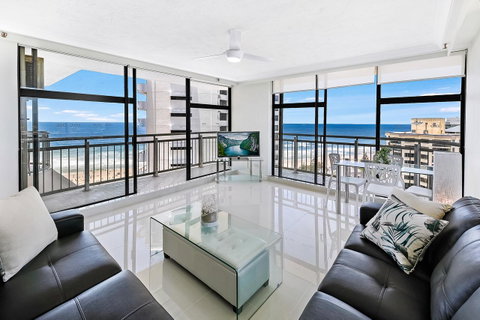 Beachcomber Holiday Apartment - Accommodation Redcliffe 7