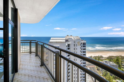 Beachcomber Holiday Apartment - Accommodation Redcliffe 3