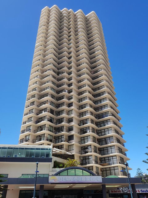 Beachcomber Holiday Apartment - Accommodation Redcliffe 15