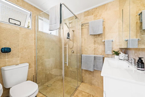 Hollow Tree Farm - Accommodation Redcliffe 9