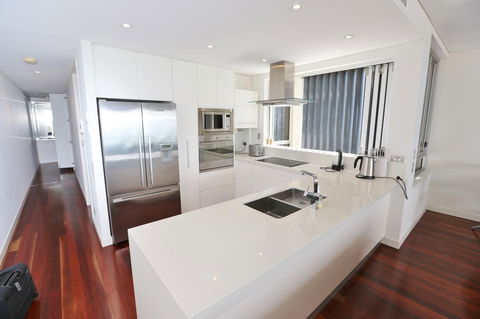Dune On The Beach - Accommodation Redcliffe 7