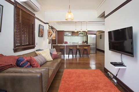 Anville Court - Accommodation Redcliffe 7