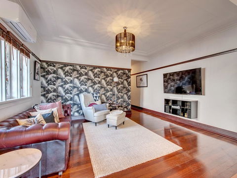 Anville Court - Accommodation Redcliffe 3