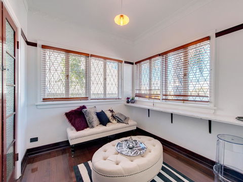 Anville Court - Accommodation Redcliffe 13