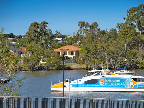 Anville Court - Accommodation Redcliffe 11