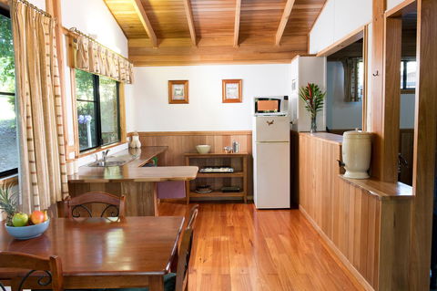 Sharlynn By The River - Accommodation Redcliffe 44
