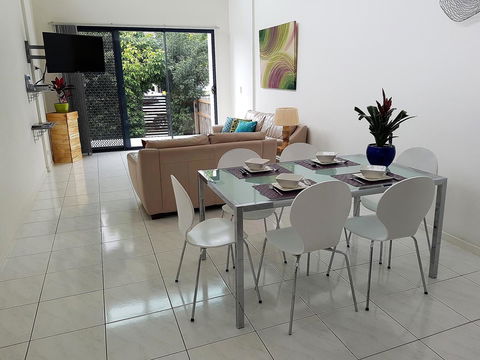 Sutton's Beach Unit - Accommodation Redcliffe 3