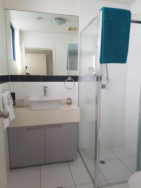 Sutton's Beach Unit - Accommodation Redcliffe 11