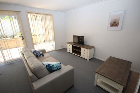 Waters Edge - Accommodation Redcliffe 3