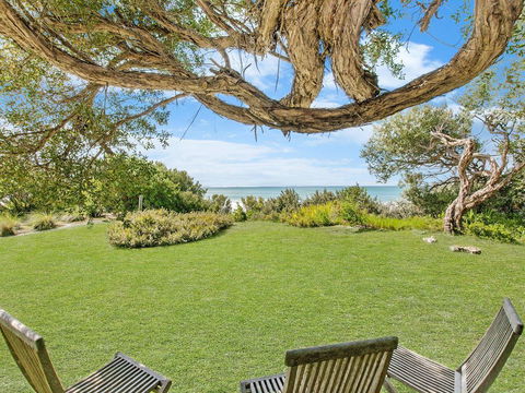 Waters Edge - Accommodation Redcliffe 0
