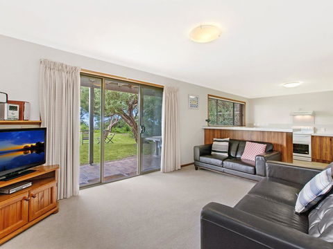 Waters Edge - Accommodation Redcliffe 1
