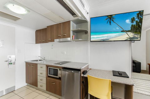 Waters Edge The Strand - Accommodation Redcliffe 3
