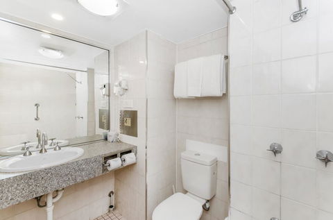 Waters Edge The Strand - Accommodation Redcliffe 2