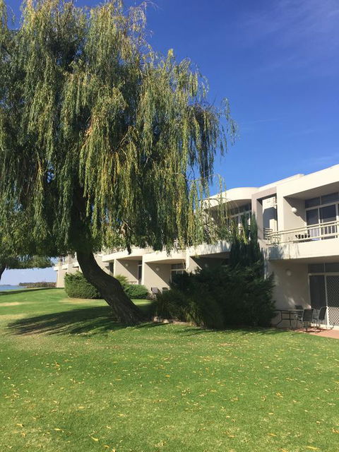 Waterside Holiday Rentals Unit 31 - Accommodation Redcliffe 0