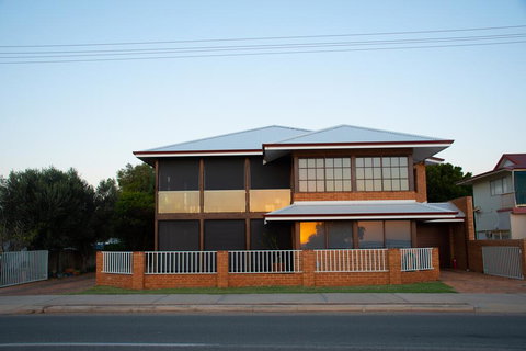 Waterside House Kalbarri - Accommodation Redcliffe 0